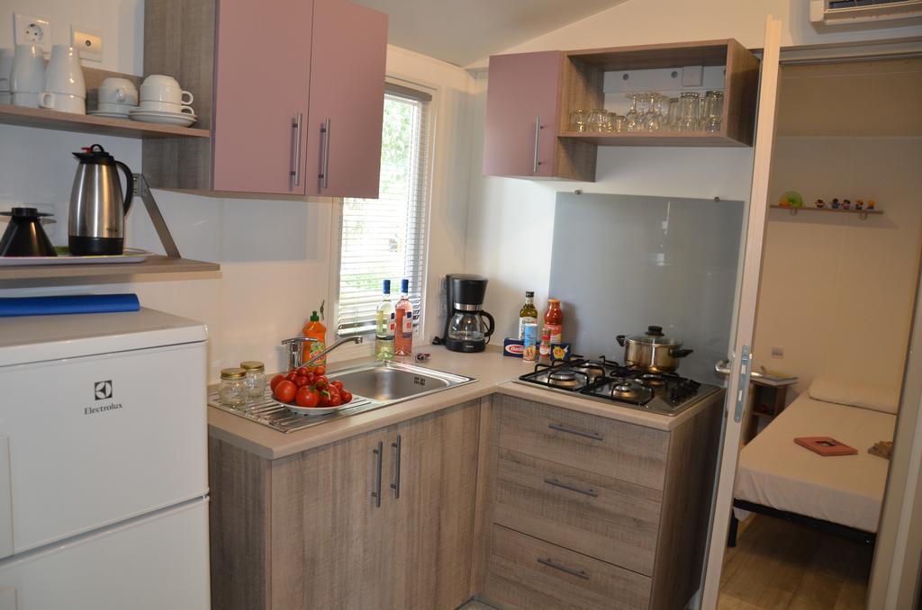Happy Camp Mobile Homes In Domaine La Yole Camping Lodge Valras-Plage Δωμάτιο φωτογραφία